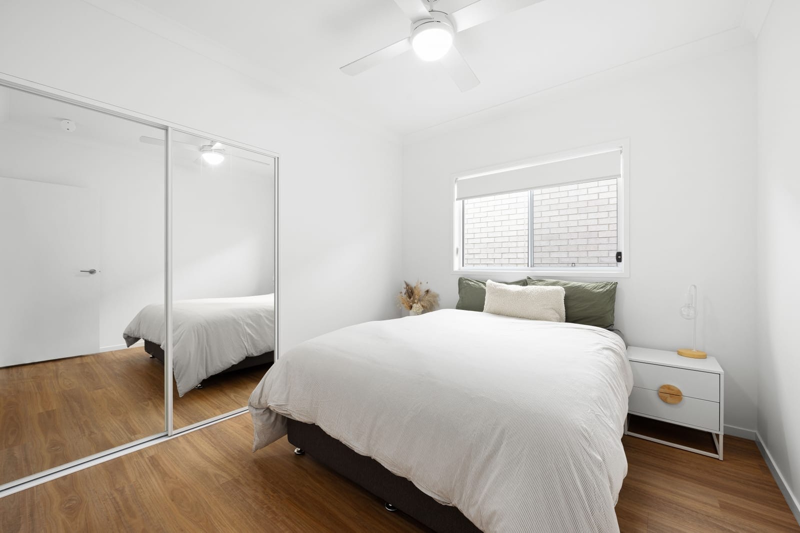 Relaxed Modern Living: Impeccably Presented