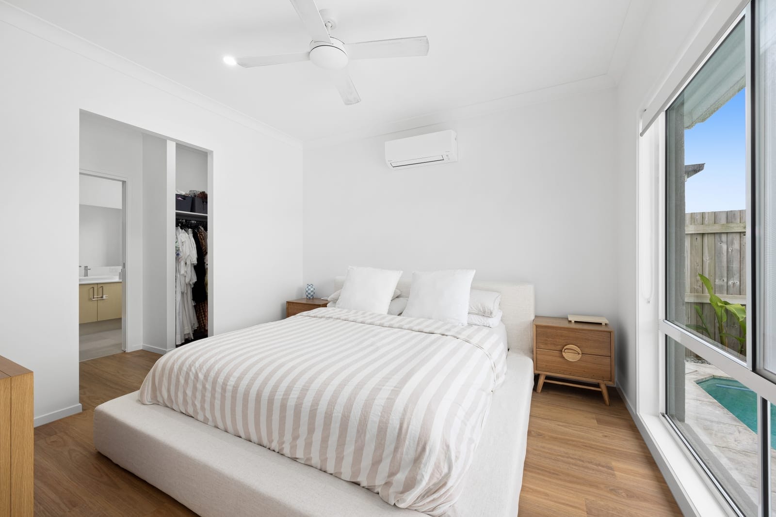 Relaxed Modern Living: Impeccably Presented