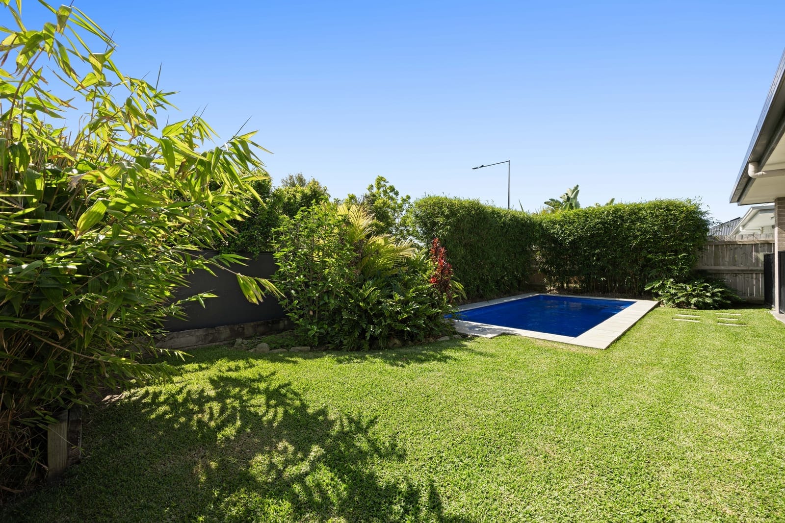 New Year, New Home: Cocktails by the Pool? Yes Please!