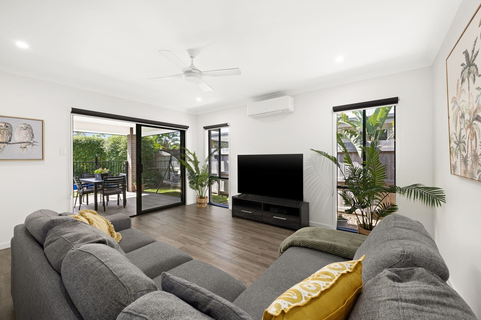 New Year, New Home: Cocktails by the Pool? Yes Please!