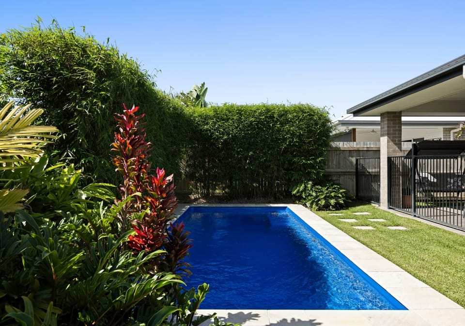 New Year, New Home: Cocktails by the Pool? Yes Please!