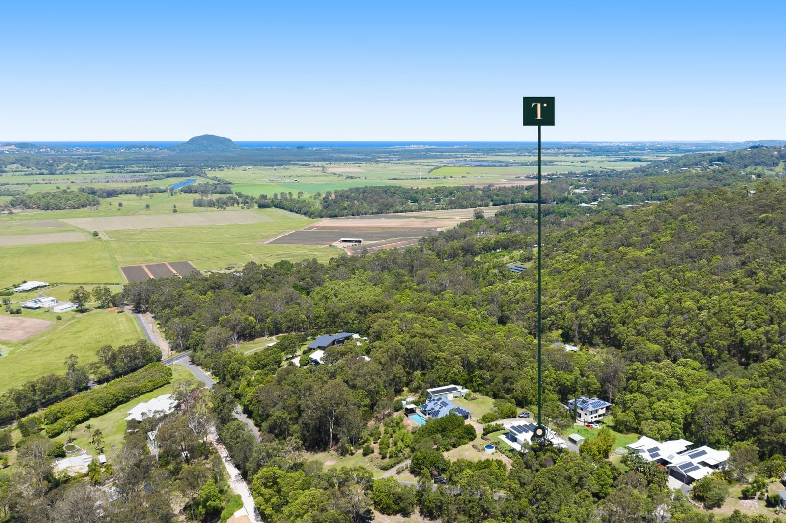 Designer Dual Living: Acreage Luxe with Views!
