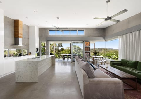 Designer Dual Living: Acreage Luxe with Views!