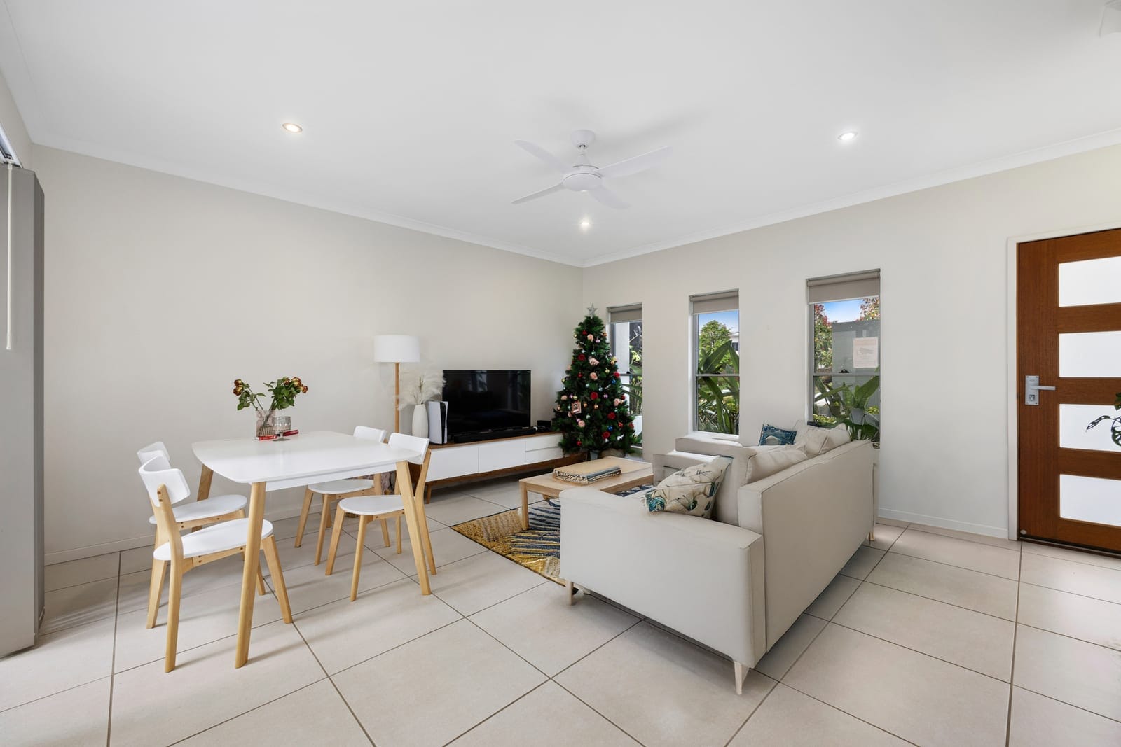 Effortless Coastal Living: Elegance Meets Everyday Convenience