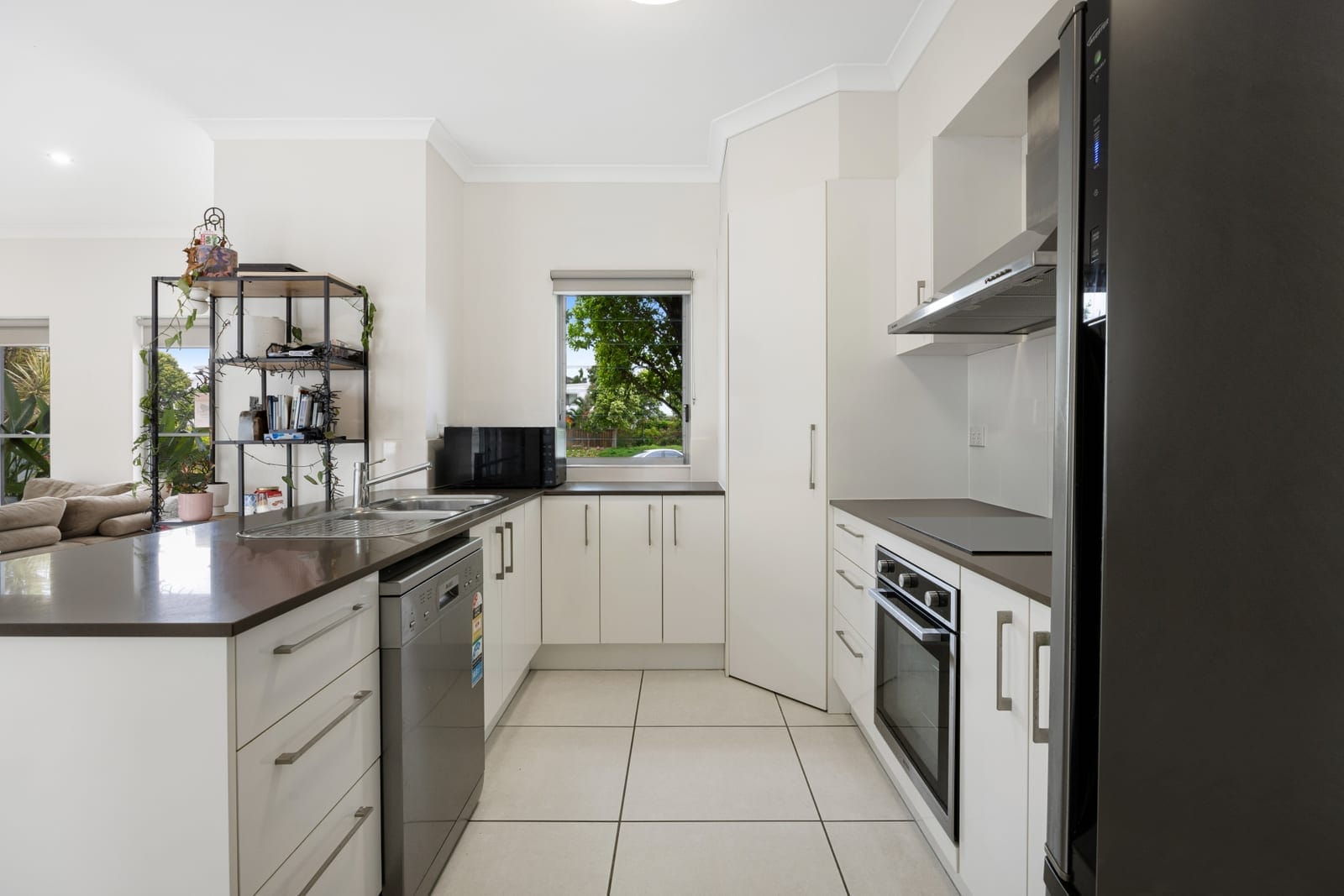 Effortless Coastal Living: Elegance Meets Everyday Convenience
