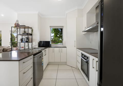 Effortless Coastal Living: Elegance Meets Everyday Convenience