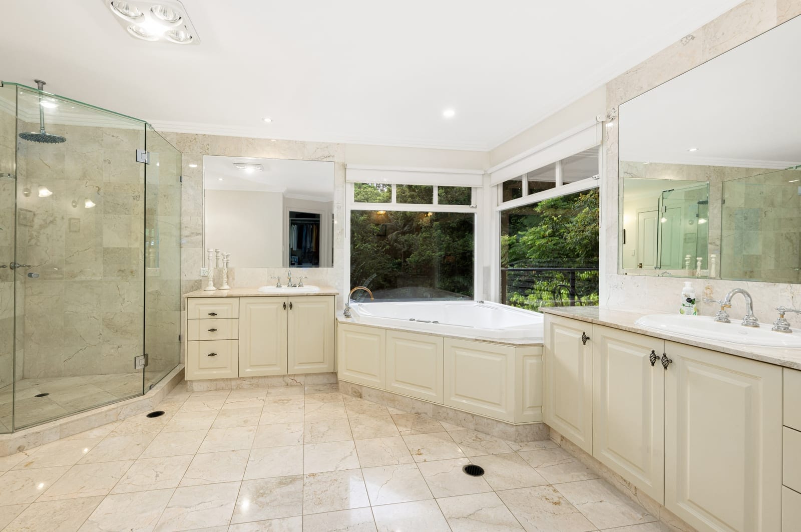 Timeless Grandeur and Provincial Elegance in Buderim