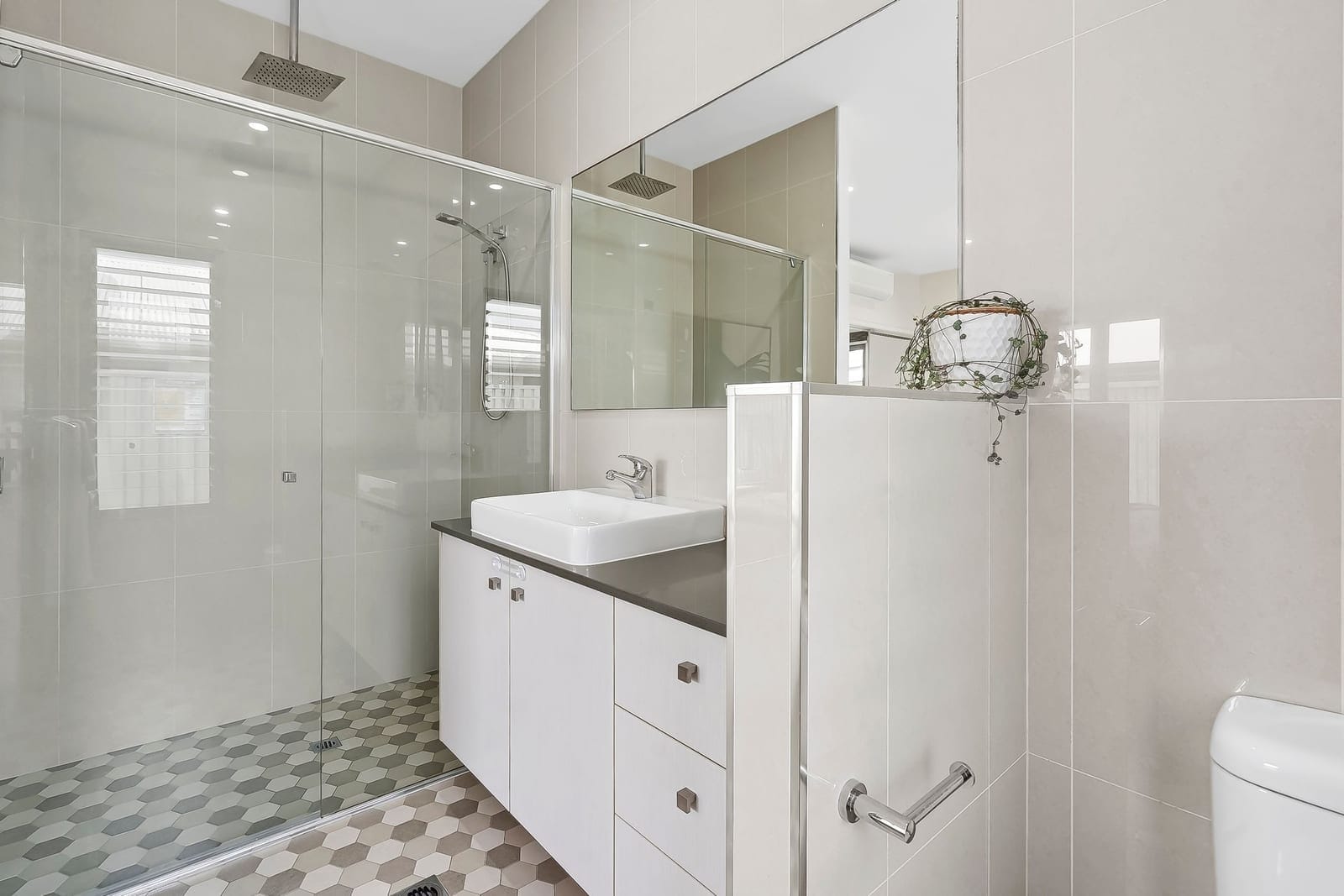 Boutique Home In Central Location