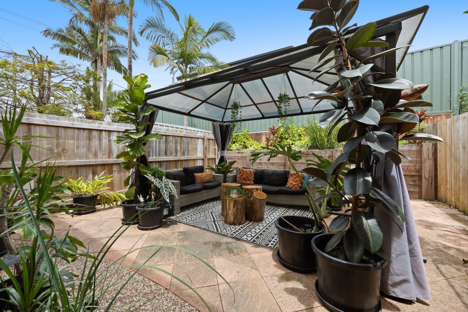 Smart Investment or Ideal First Home: A Property with Endless Potential!