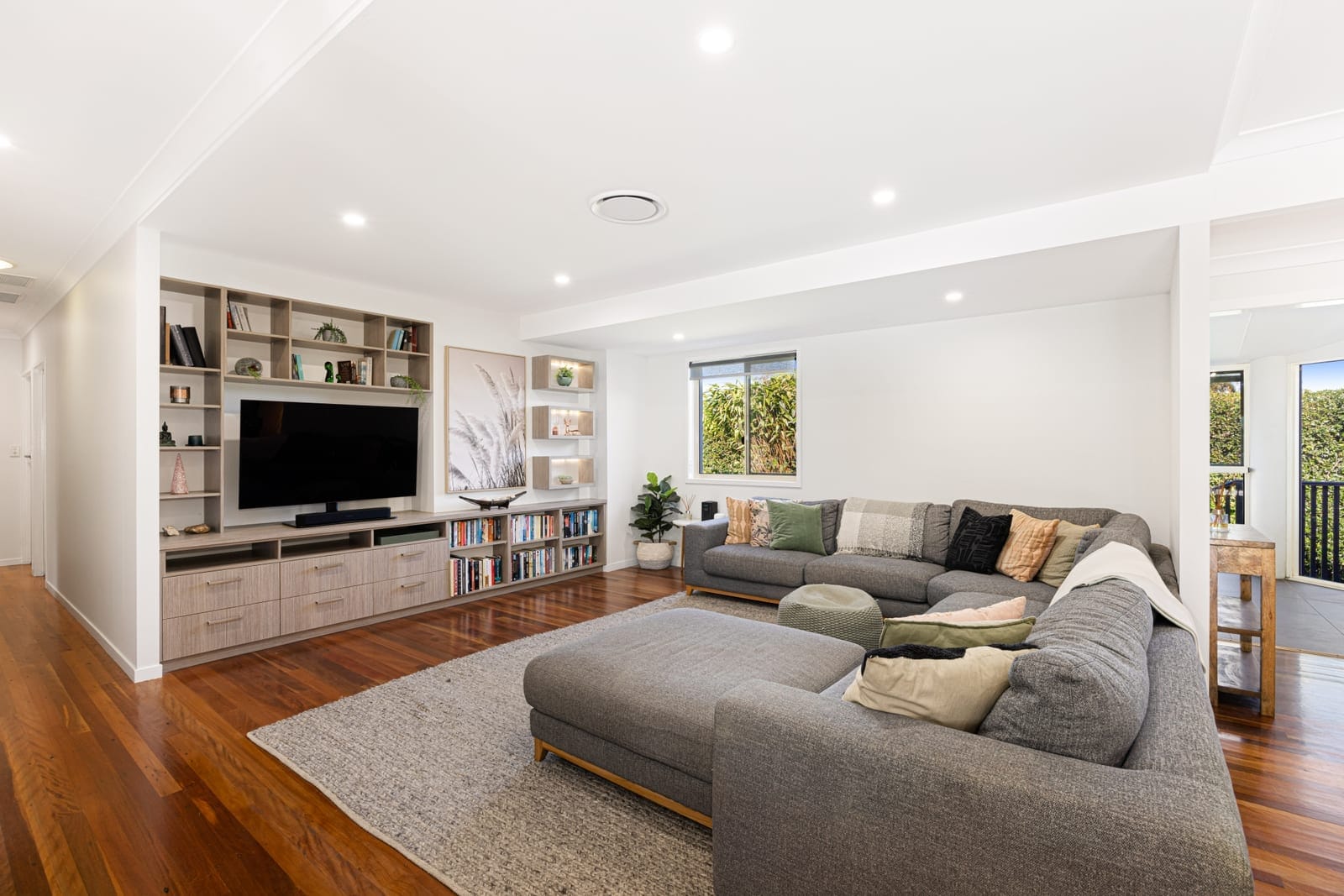SOLD by Ollie Lehmann