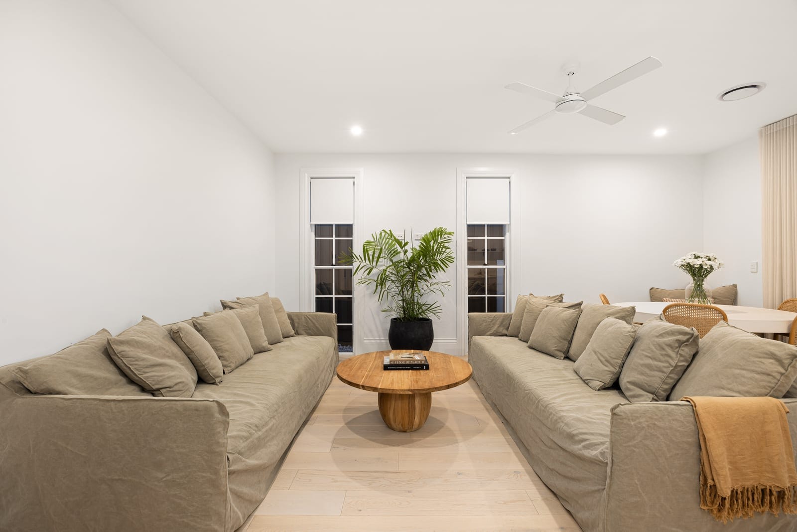 Presentation, Lifestyle, Location