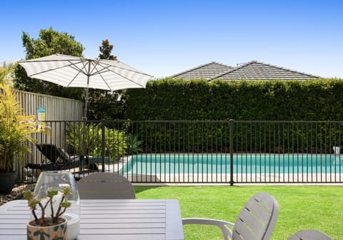Grand Spacious Family Entertainer + Large Swimming Pool!