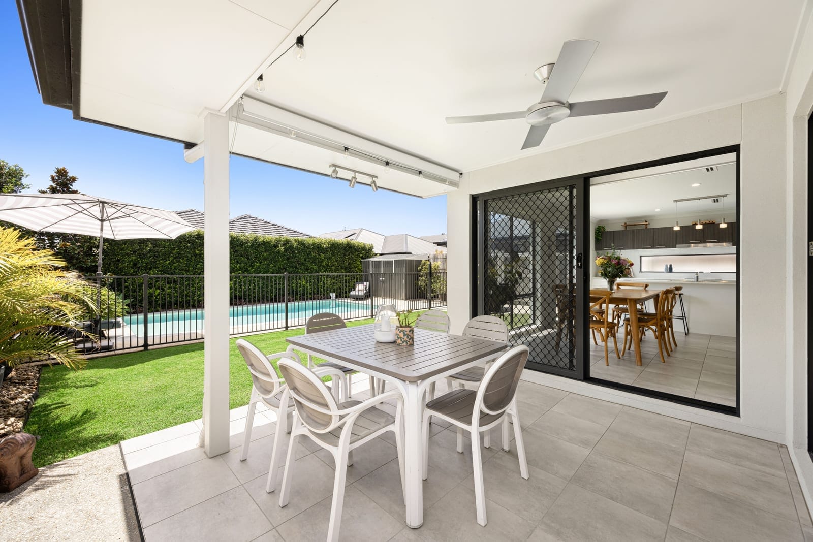 Grand Spacious Family Entertainer + Large Swimming Pool!