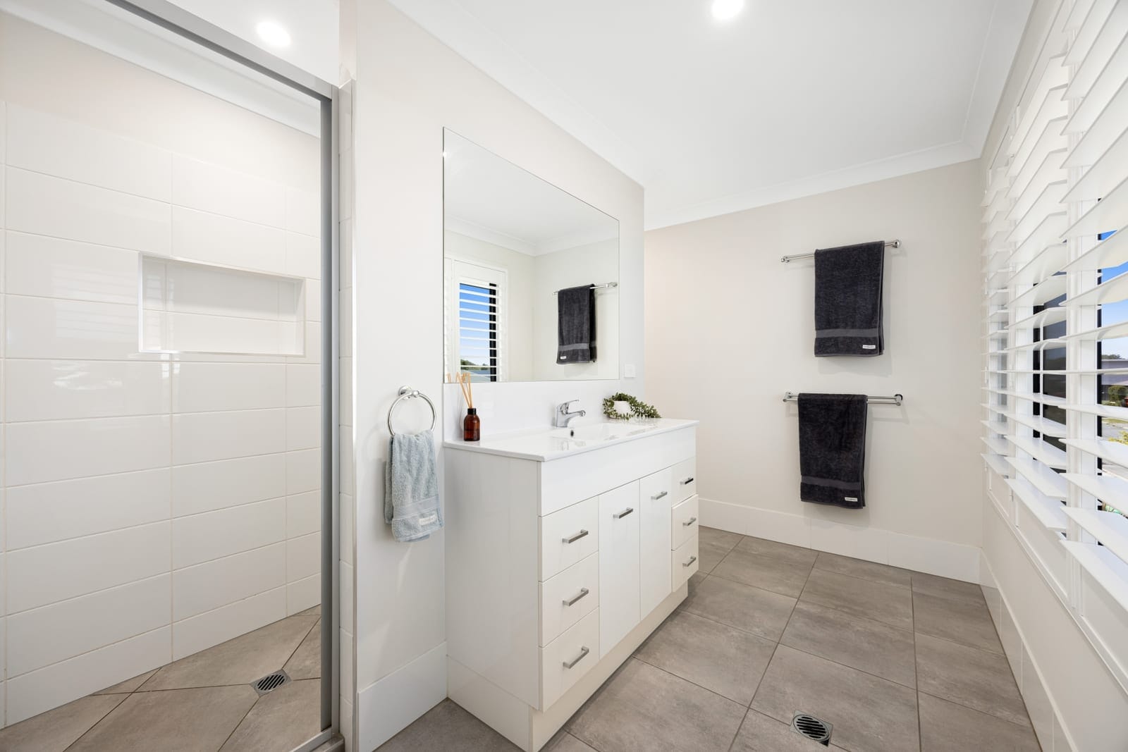 Grand Spacious Family Entertainer + Large Swimming Pool!