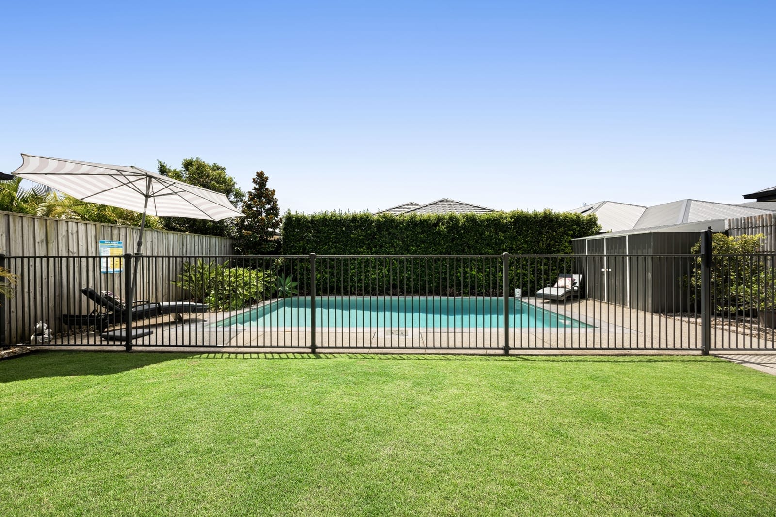 Grand Spacious Family Entertainer + Large Swimming Pool!