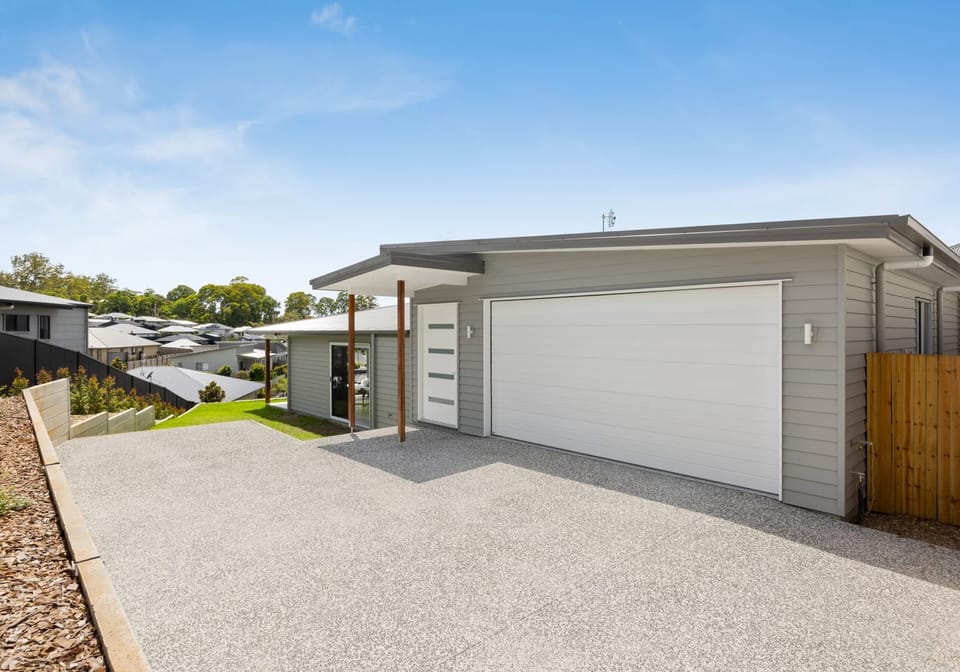 Hinterland Bliss Awaits! Contemporary Luxury Meets Natural Serenity in Detached Duplex