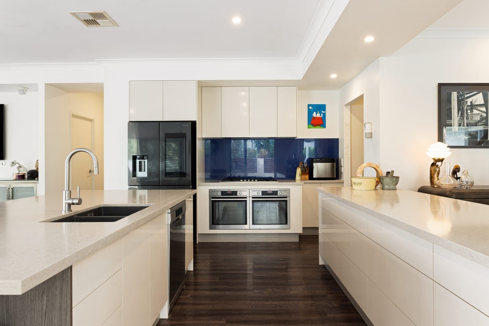 18m River Frontage: North East Waterfront Entertainer!