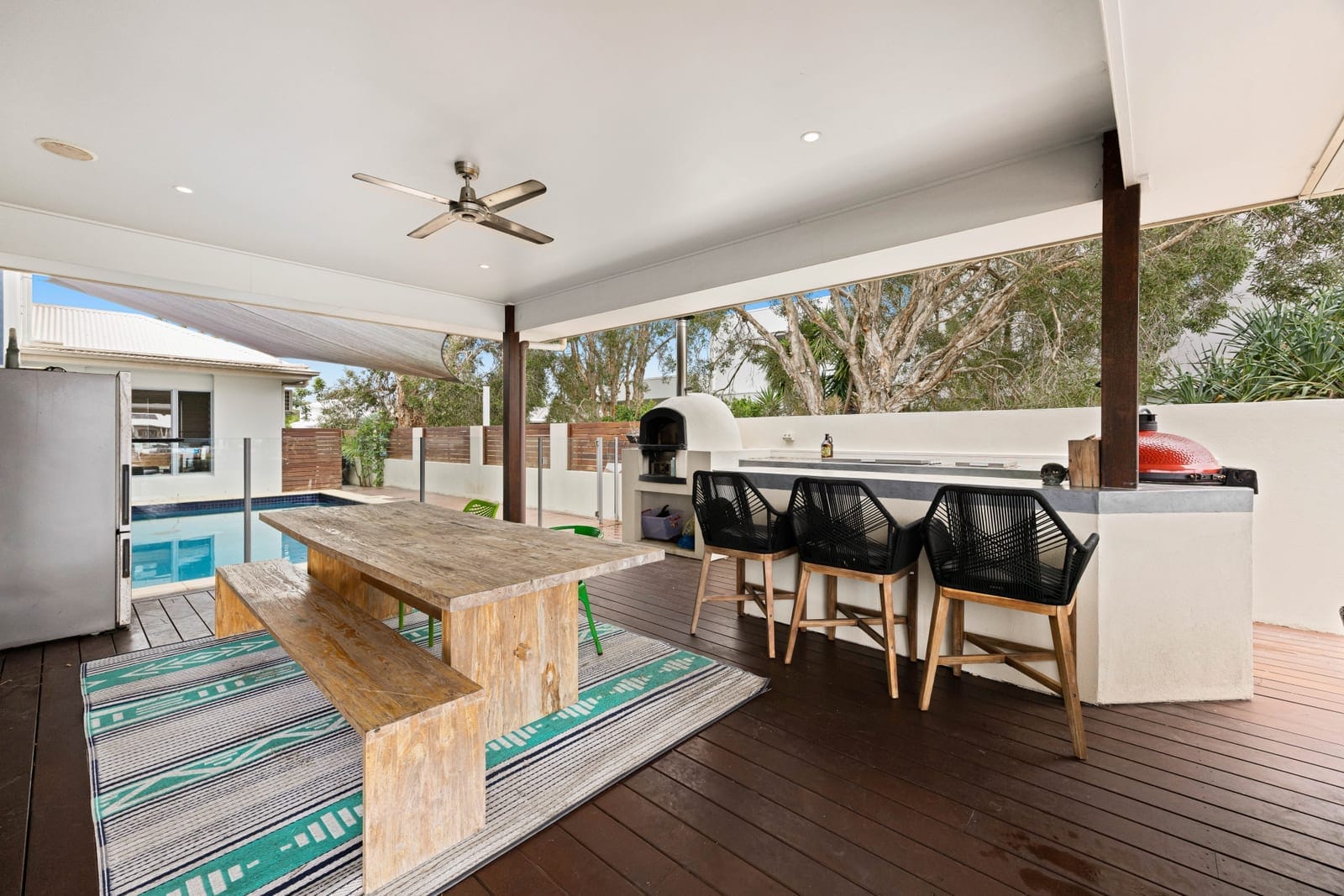 18m River Frontage: North East Waterfront Entertainer!