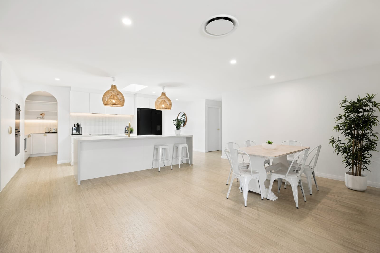 Luxury, Lifestyle & Location – Your Dream Coastal Retreat Awaits!
