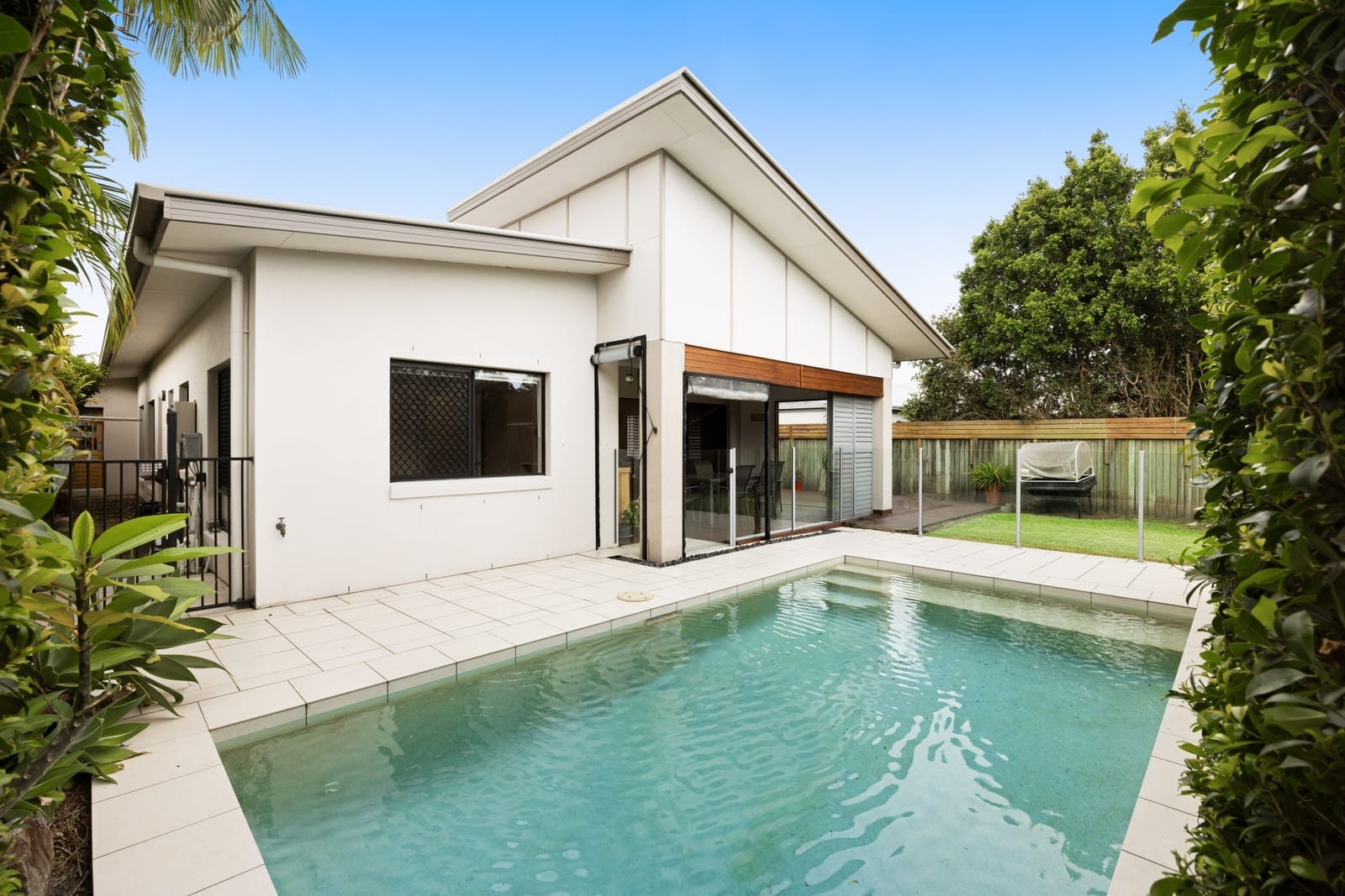 Expansive Outdoor Living, Poolside Entertaining – Blissful Family Living in Paradise!