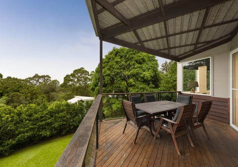 Sold by Ollie Lehmann & Angelina Sweeney