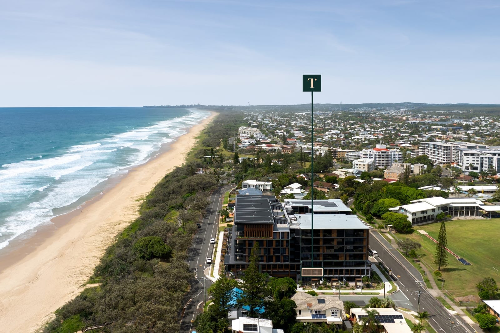 Absolute Beachfront, Stunning New Luxury Apartment