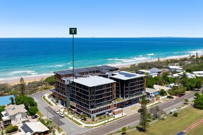Absolute Beachfront, Stunning New Luxury Apartment