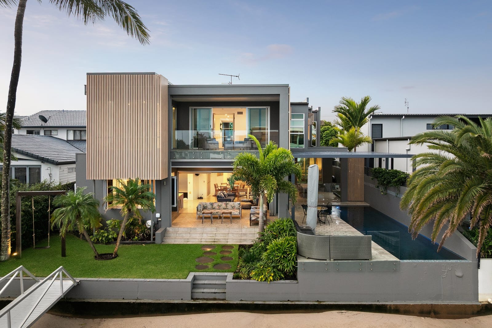 Minyama Magnificence: Light, Height, Luxury
