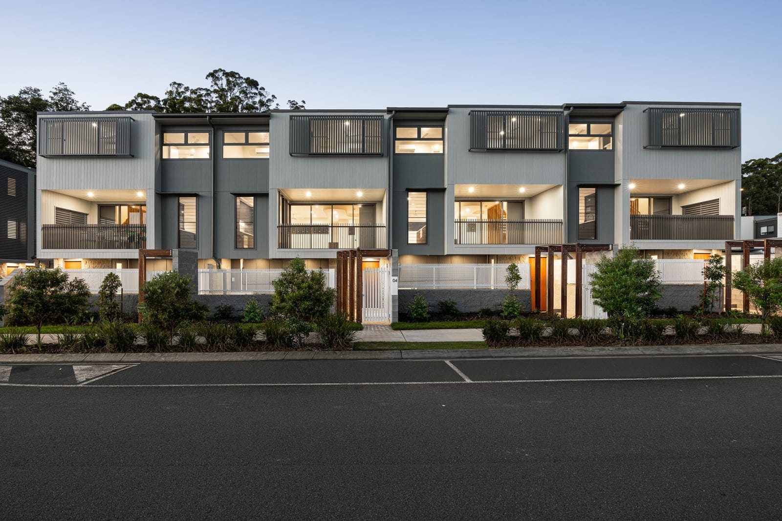 Contemporary & Chic Amongst Rainforest