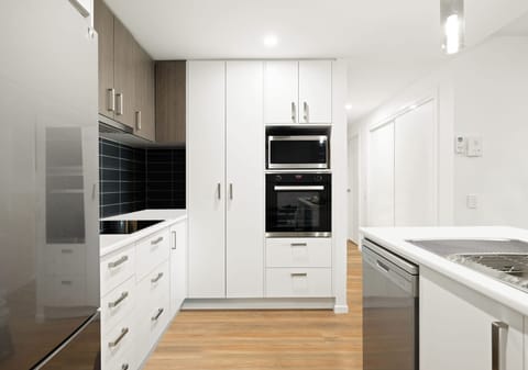 Prime Investment Opportunity: Spacious Ground-Floor Apartment