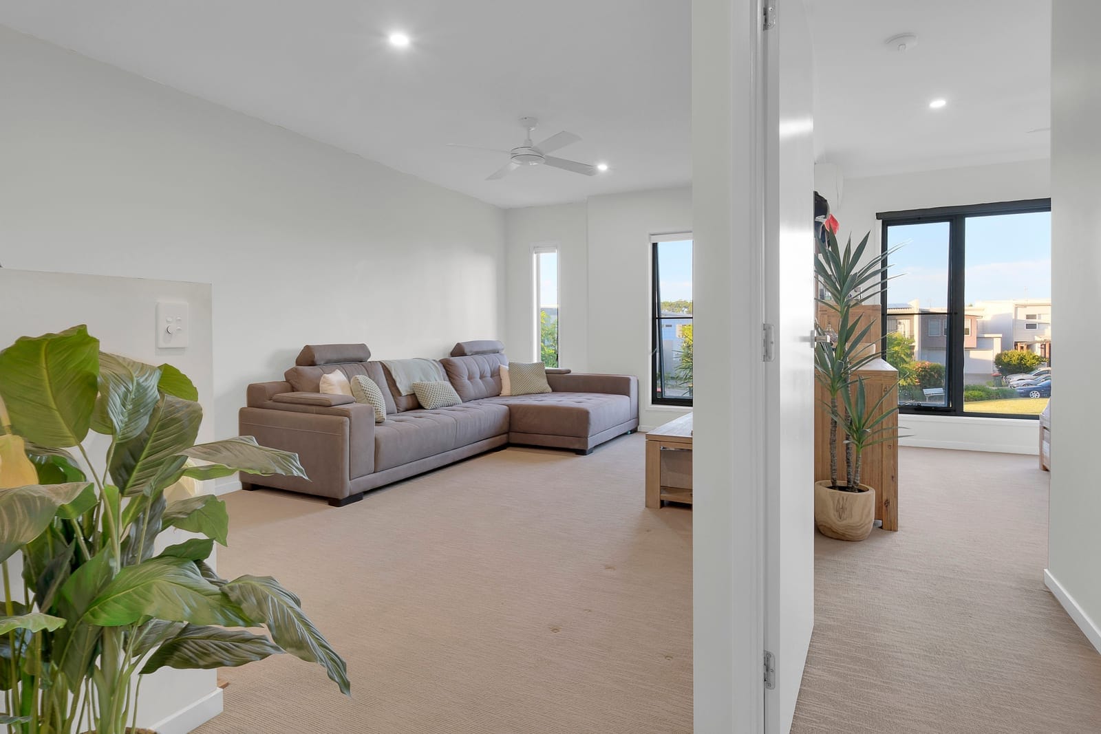 Bright 3-Bedroom Terrace in Sunshine Cove