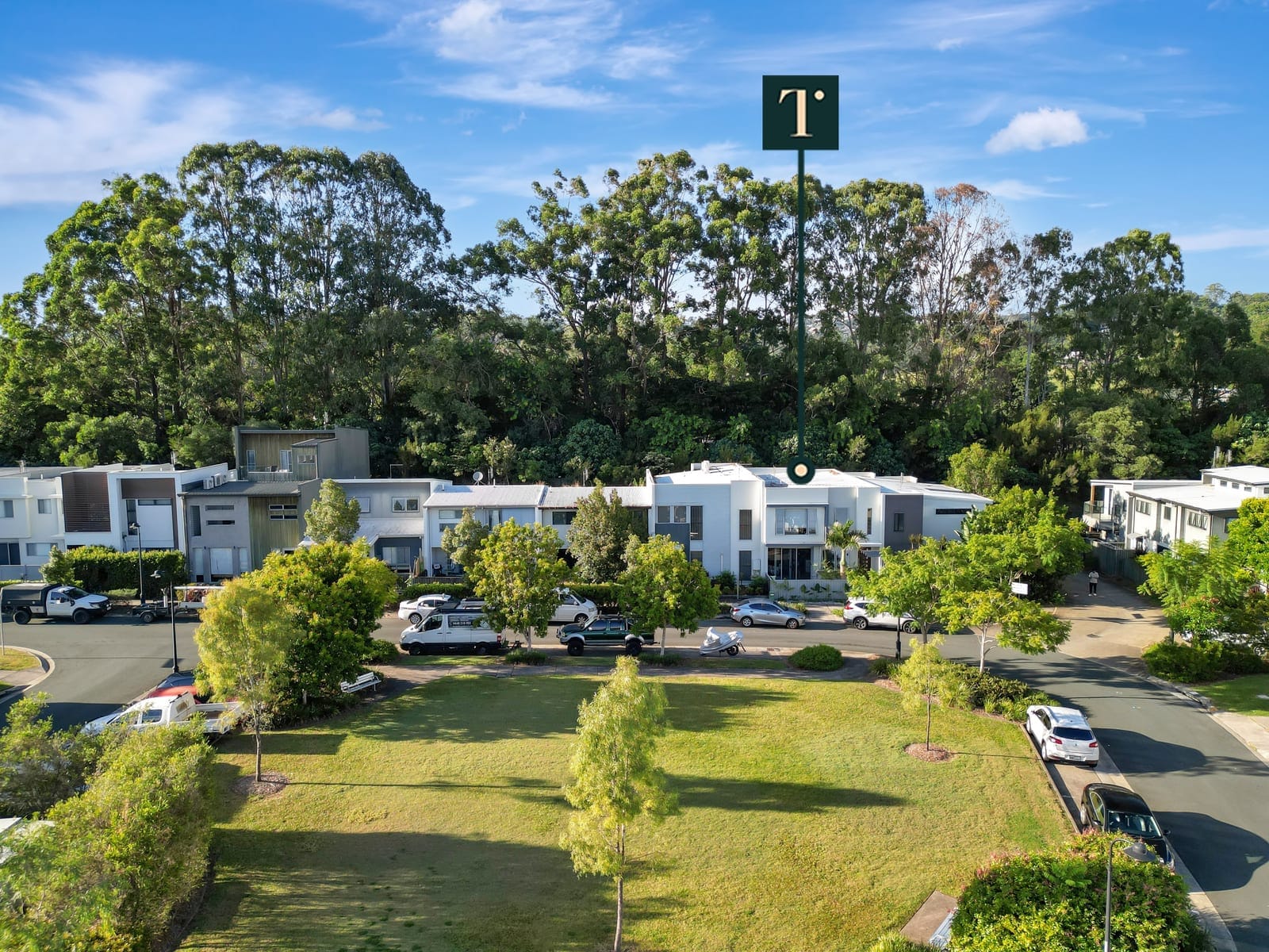 Bright 3-Bedroom Terrace in Sunshine Cove