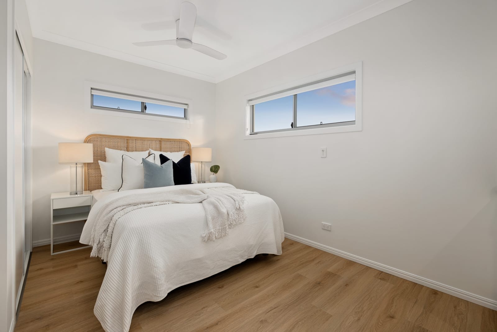 Luxe Sunshine Stunner: Dual Street Access, Dual Living