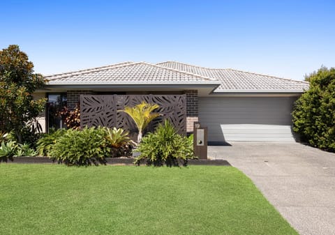 SOLD by Team Cassie Kennedy!