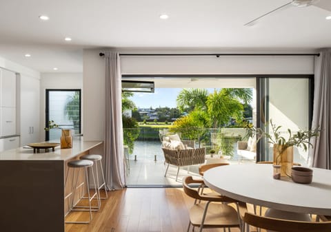 Stunning Waterfront Sanctuary in Sunshine Cove