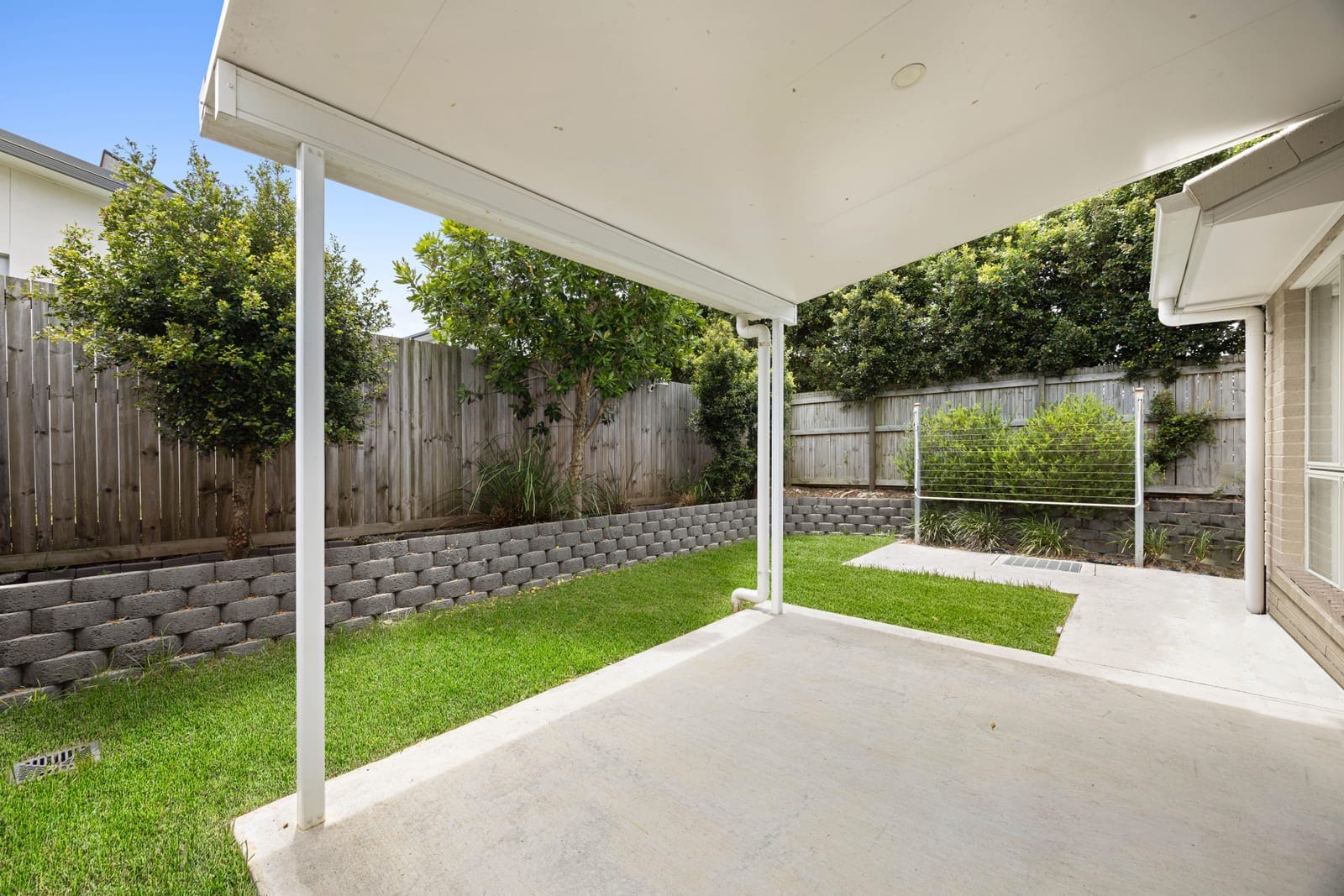 Exclusive Investment Opportunity: Bright Corner Townhouse in Nudgee Square