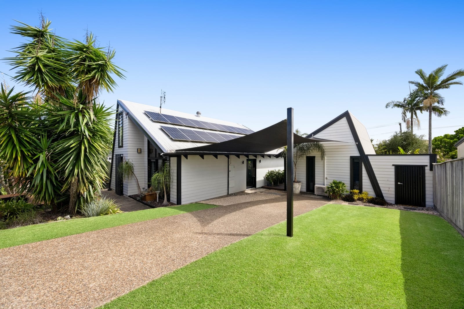 Effortless Coastal Living in the Heart of Mooloolaba