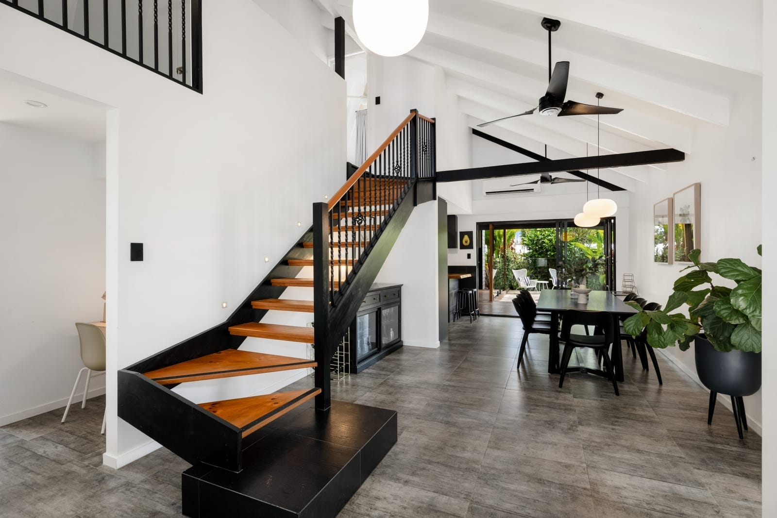 Effortless Coastal Living in the Heart of Mooloolaba