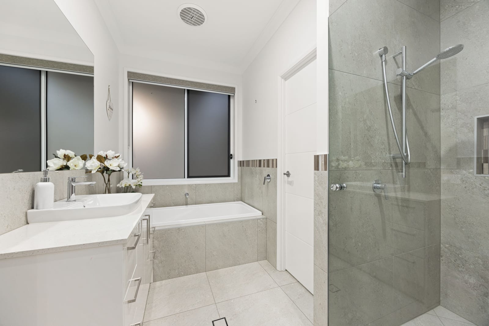 Modern Elegance on Top of Buderim