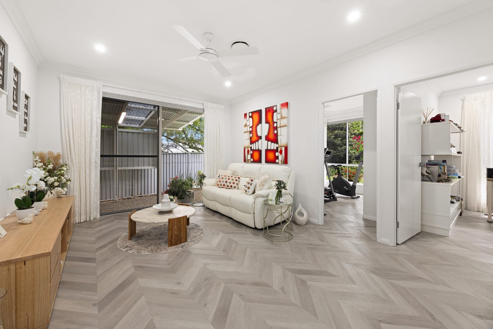 Modern Elegance on Top of Buderim