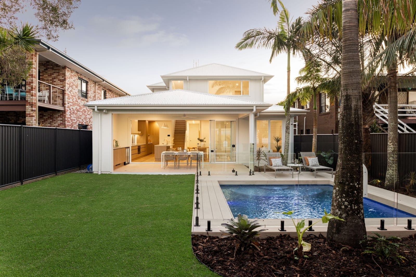 Elegant, Designer Living in GOLDEN Location