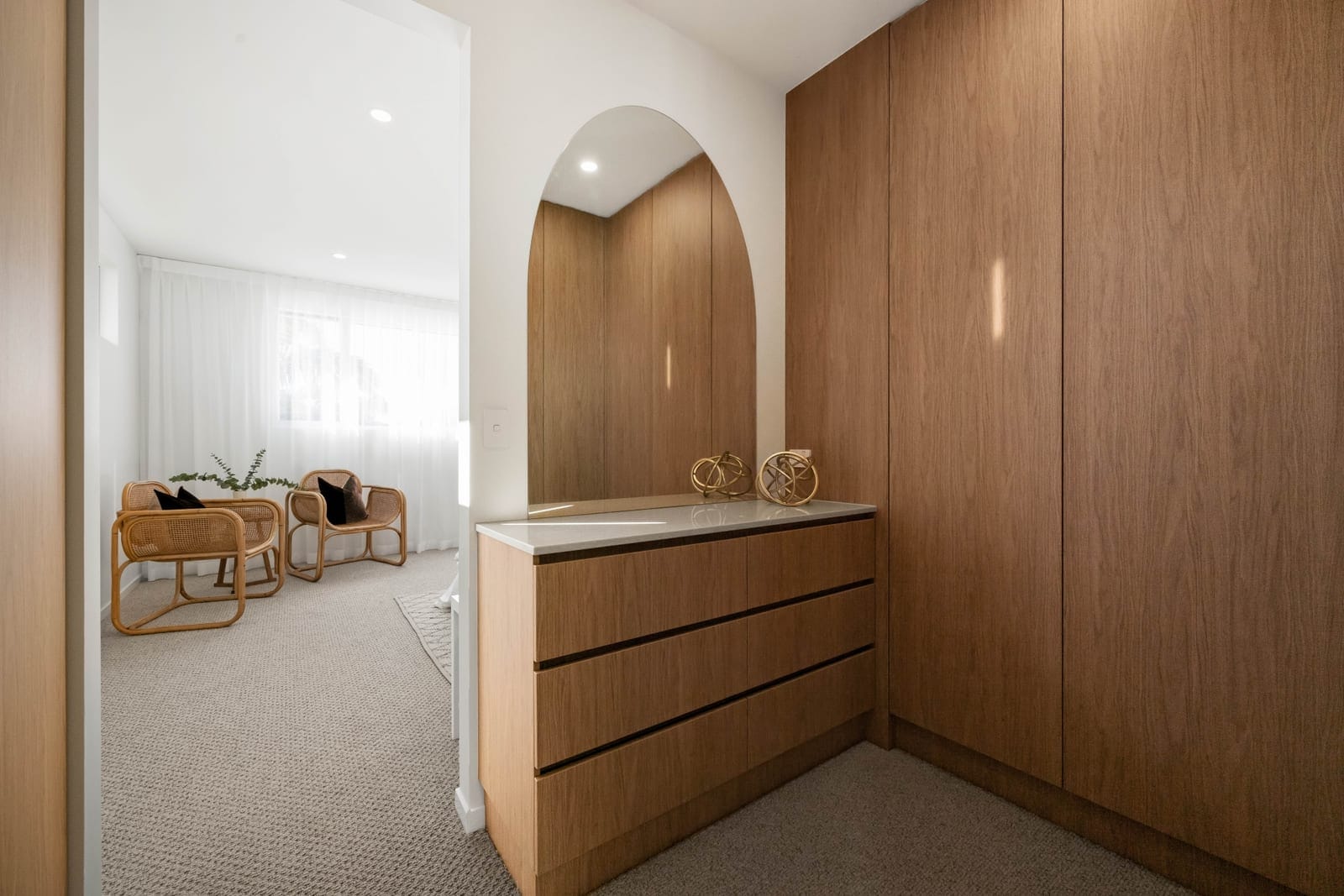 Elegant, Designer Living in GOLDEN Location