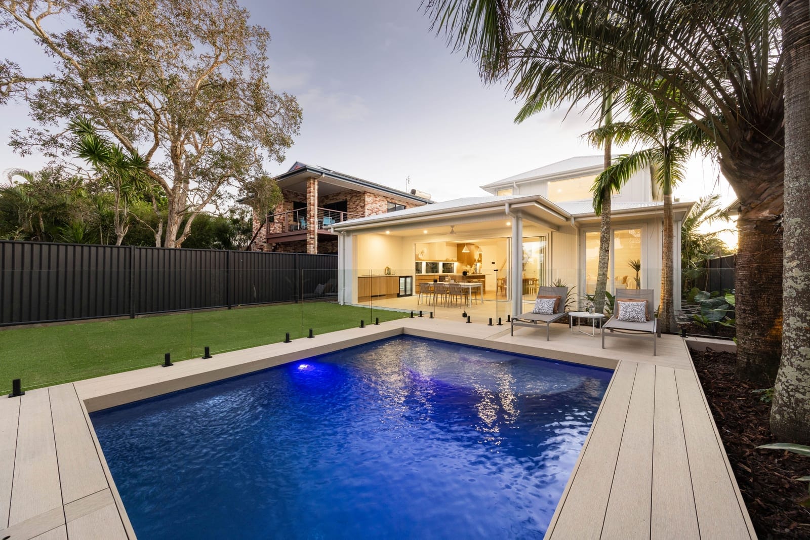 Elegant, Designer Living in GOLDEN Location
