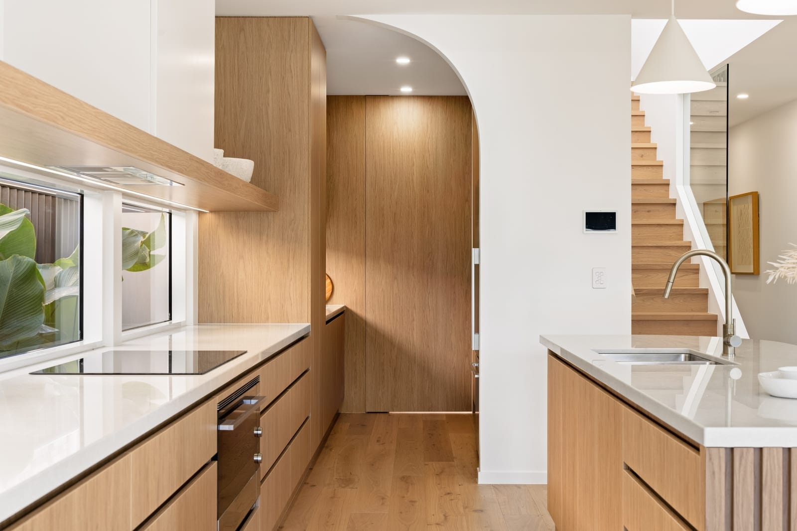 Elegant, Designer Living in GOLDEN Location