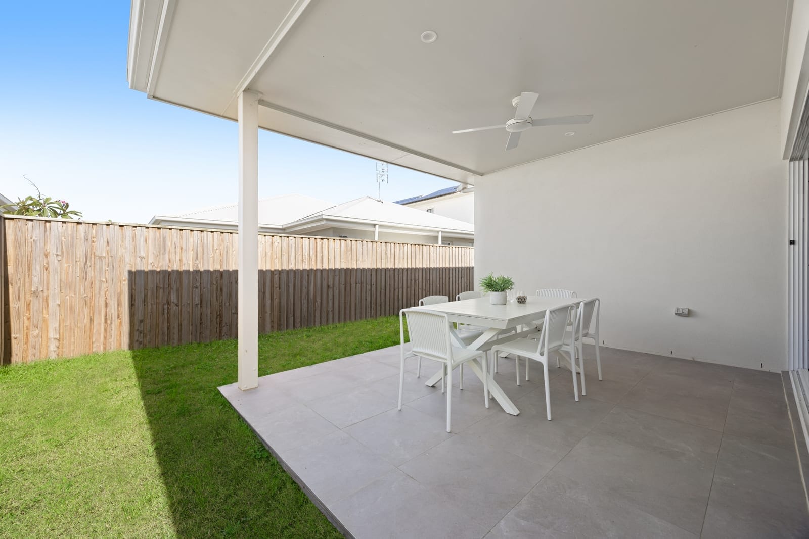 Contemporary Luxury, Effortless Elegance, Low Maintenance Living!