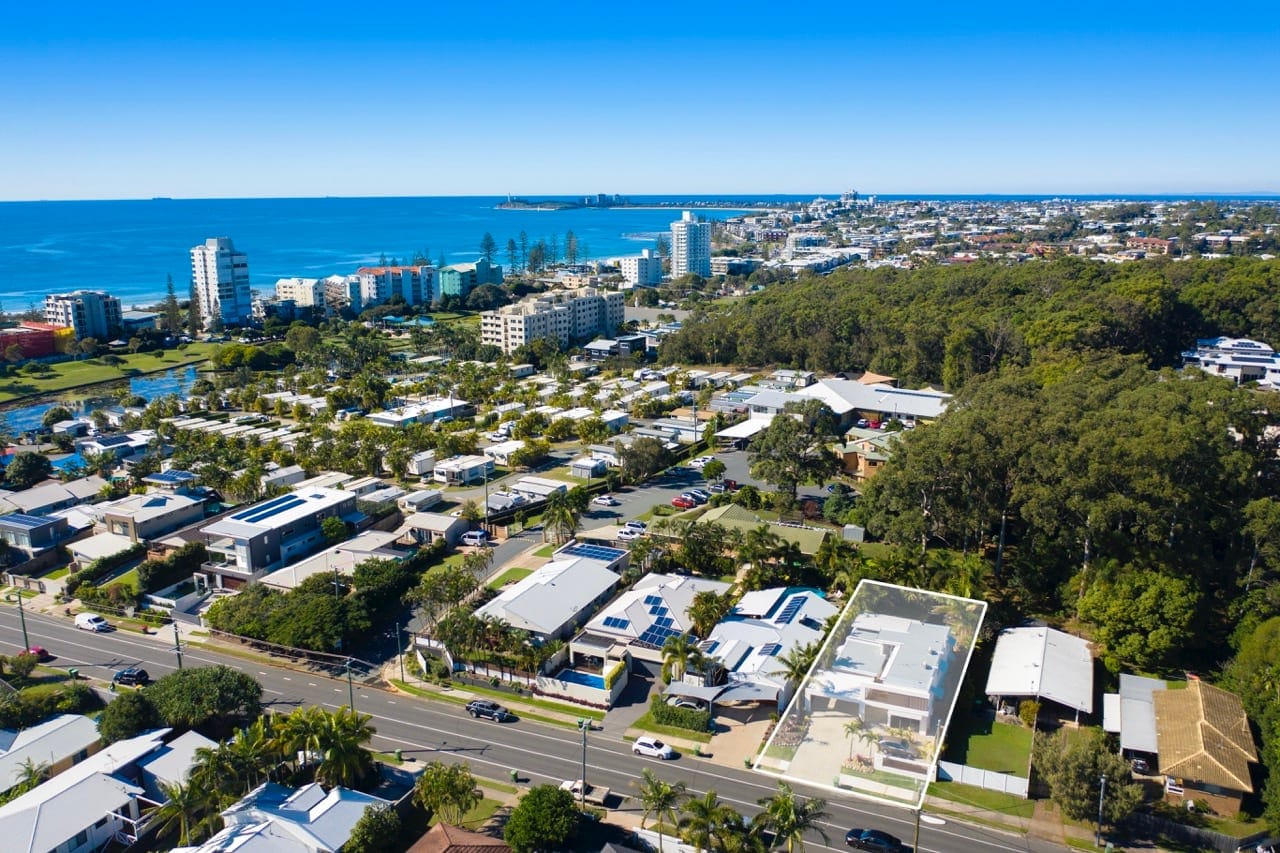 Ultimate Flexibility: Coastal Luxe Lifestyle + Income + 2 Dwellings