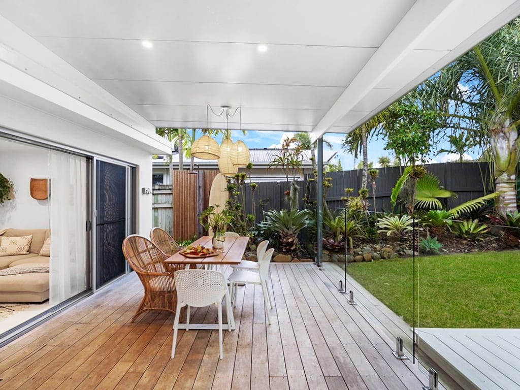 Ultimate Flexibility: Coastal Luxe Lifestyle + Income + 2 Dwellings