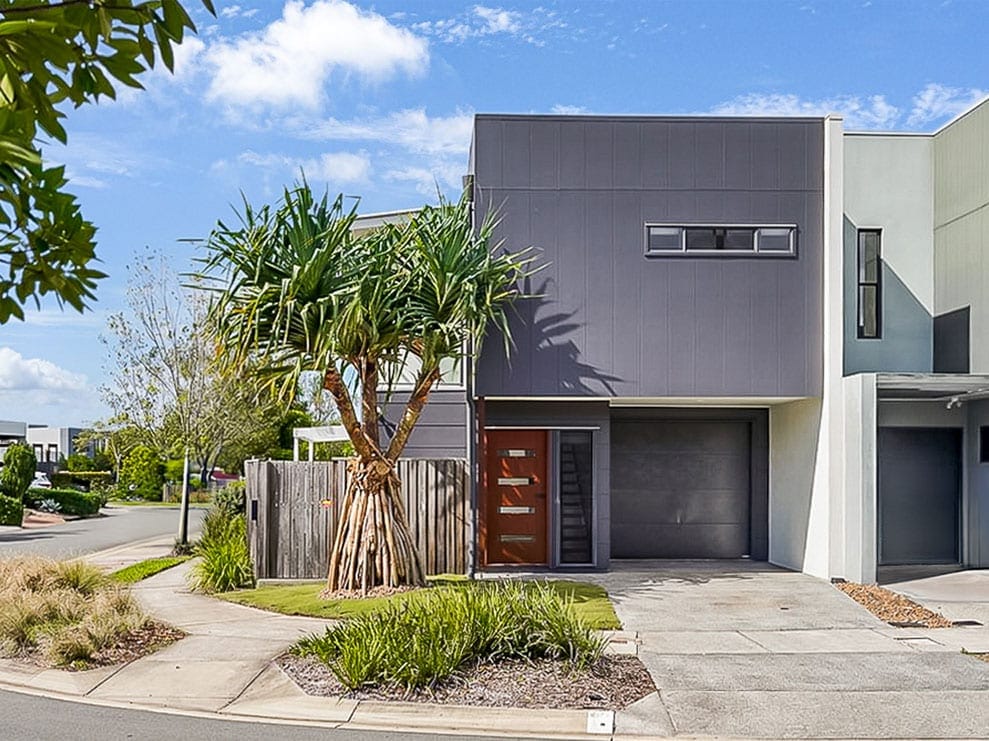 Sunshine Cove: Light-Filled Living, Prime Corner Block