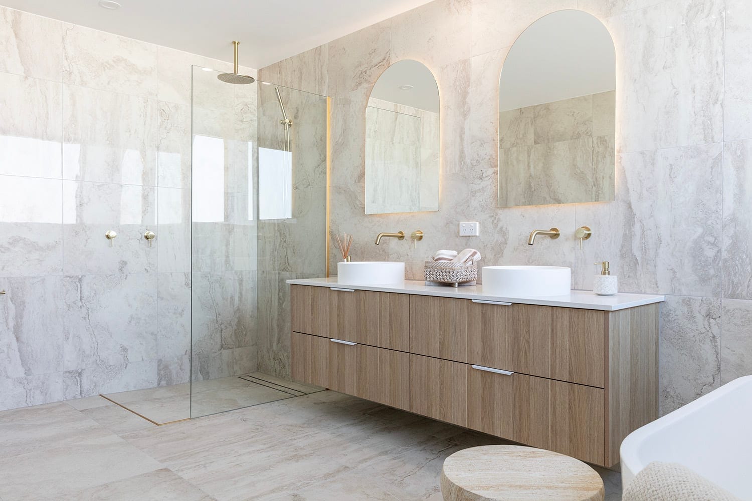 Brand New Luxury Build: Top Floor, Stunning Views