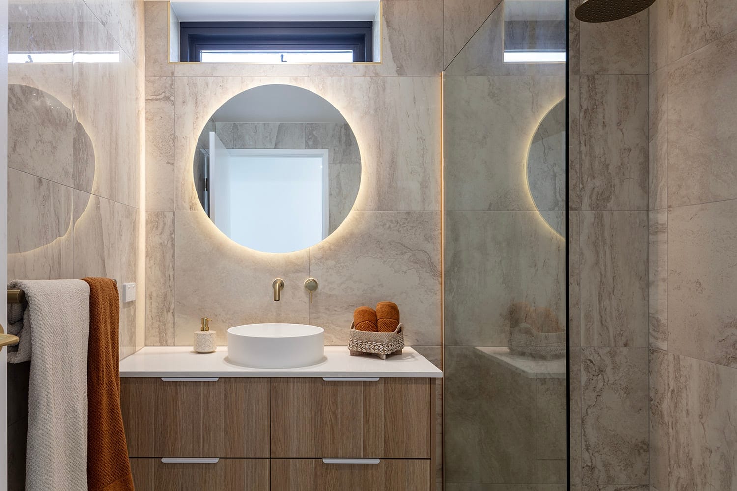 Brand New Luxury Build: Top Floor, Stunning Views